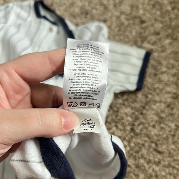 TODDLER NEW YORK YANKEES SNAP ROMPER - Picture 7 of 8